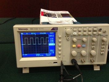 TBS1104 數字存儲示波器
